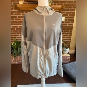 Men’s Nike windbreaker size M